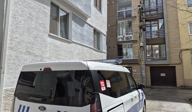 Yakınlarının haber alamadığı şahıs evinde ölü bulundu