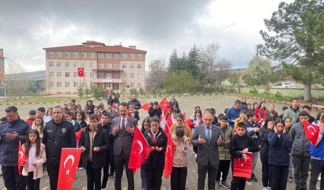 Şehit Öğretmen ve Öğrenciler Unutulmadı