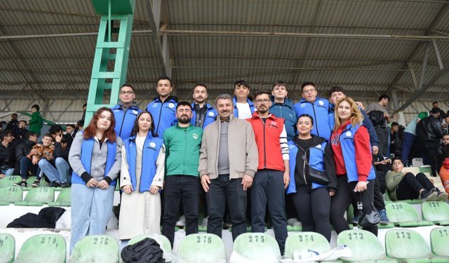 Gençlik Merkezi’nden Kırşehir FSK’ya Tribün Desteği