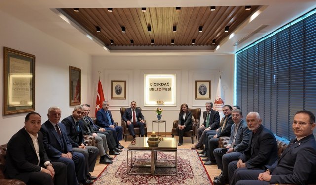 Çiçekdağı’nda Anadolu İrfanı Paneli: Cengiz Aytmatov’un Ruhu Gençlerle Buluştu