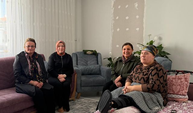 AK Parti’den Sebahat Çiçek’e Geçmiş Olsun Ziyareti