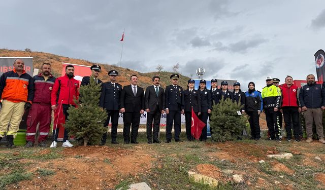 Polis Haftasında Fidanlar Toprakla Buluştu