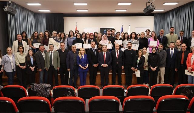 Genç iletişimciler millet iradesini manşetlere taşıdı