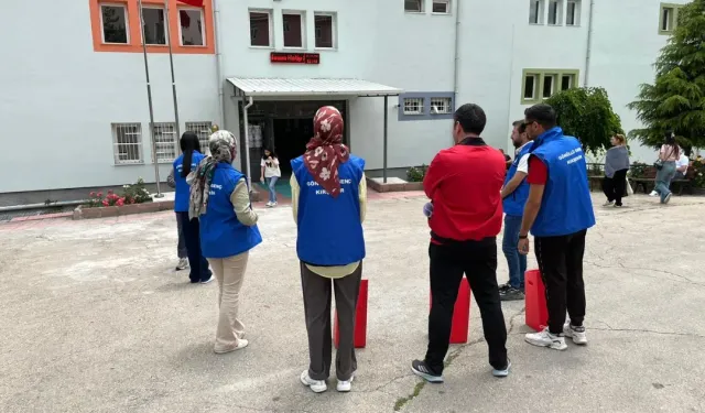 YKS Kalemleri Minik Kalpler İçin Toplandı!