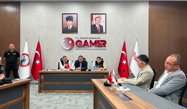 ORMAN YANGINLARIYLA MÜCADELE İÇİN KRİTİK TOPLANTI