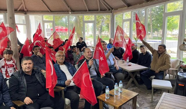 BOZTEPE'DE MİLLİ HEYECAN TEK YÜREK YAŞANDI