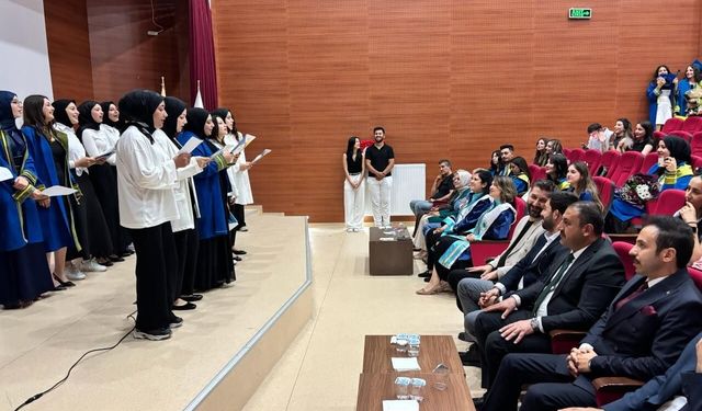 Çiçekdağı MYO’da Mezuniyet Töreni Coşkusu