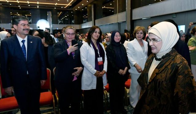 ERKAN, DEPREM BÖLGESİNDEKİ MEZUNİYET BULUŞMASINA KATILDI