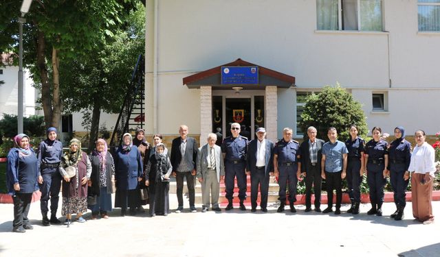 Jandarmadan Huzurevi Sakinlerine Anlamlı Buluşma