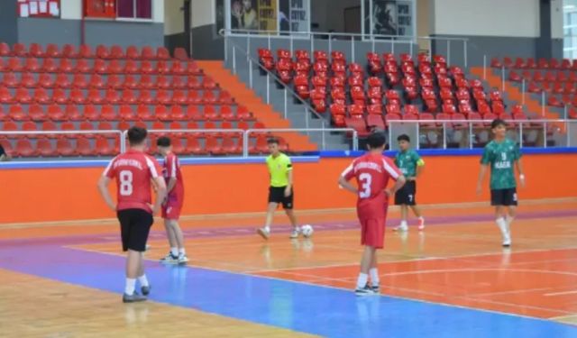 Kırşehir’de Genç Erkekler Futsal Müsabakaları Başladı