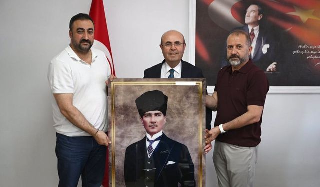 Kırşehirspor Yönetiminden Başkan Ekicioğlu’na Anlamlı Hediye
