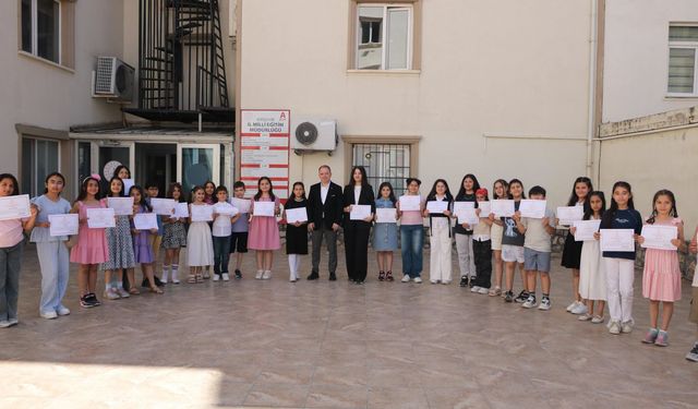 Yasin Gülşen’den Çocuk Korosu Öğrencilerine Tebrik