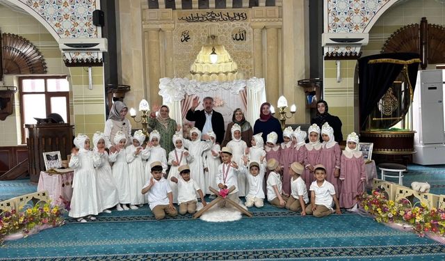 Karlıoğlu Camii’nde Mezuniyet Coşkusu