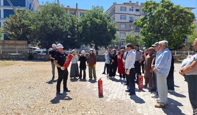 AFAD'dan Kütüphane Personeline Yangın ve Afet Eğitimi