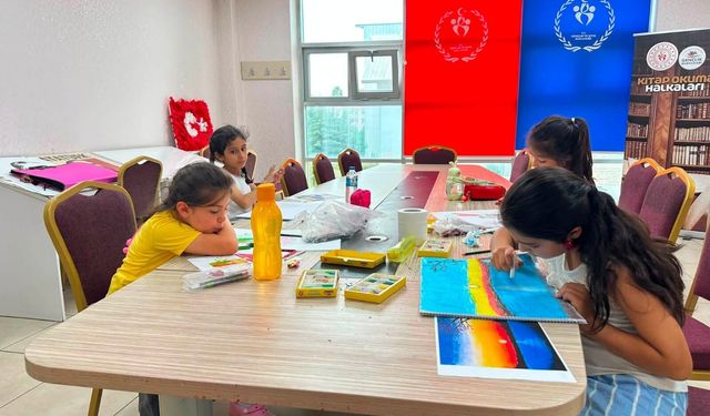 Kırşehir Gençlik Merkezi’nde Yaz Kursları Devam Ediyor