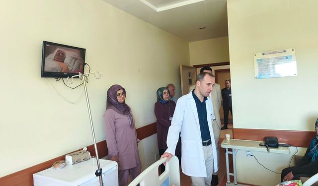 Başhekim Erbesler, Hastaları ve Sağlık Çalışanlarını Ziyaret Etti