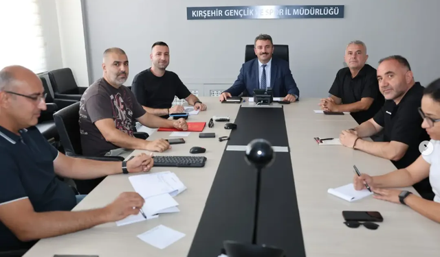 Badminton ve Basketbol Branşları Masaya Yatırıldı