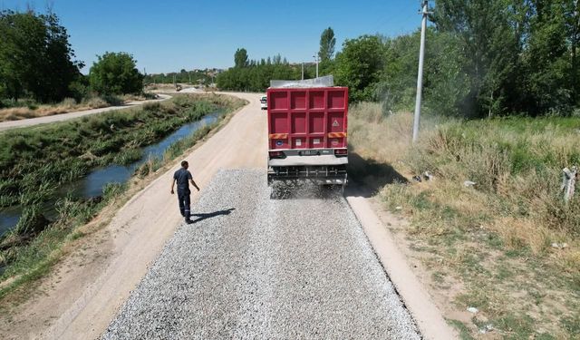 Kuşdilli Mahallesi’nde Sathi Kaplama Çalışmaları Sürüyor