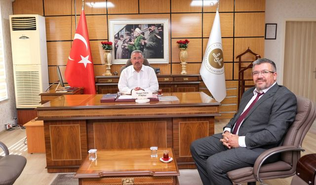 Çiçekdağı’nın Yeni Müftüsü Ali Meşe’den İl Müftüsü Tekin’e Ziyaret