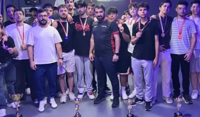 Dev Turnuvada Kupa Sahibini Buldu