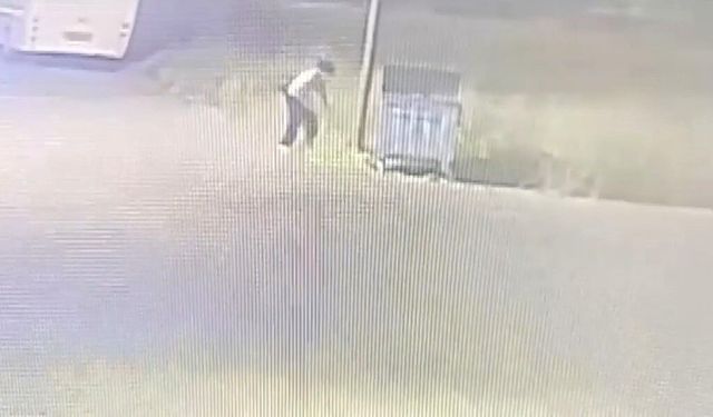 Önce yaktı sonra oturup izledi