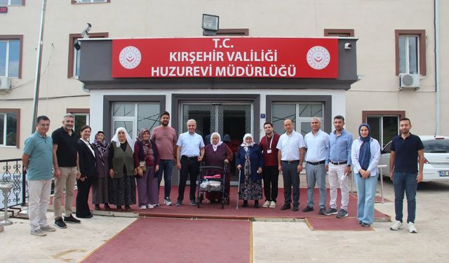 Kırşehir’de huzurevi sakinlerine anlamlı ziyaret