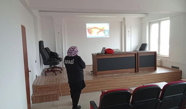 AFAD'dan Kamu Personeline "Afet Farkındalık Eğitimi"