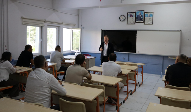 Kırşehir’de Eğitim Yöneticilerine Yetiştirme Semineri