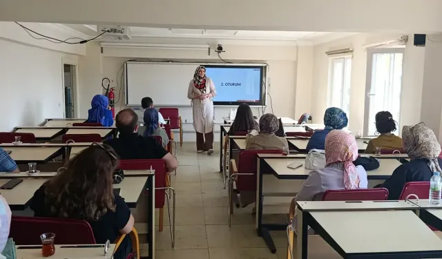 Öğretmenler Harezmi Eğitim Modeli Seminerinde Bir Araya Geldi
