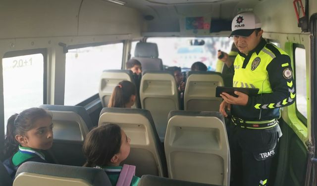 MUCUR’DA OKUL ÇEVRELERİ VE SERVİSLERİ DENETLENDİ