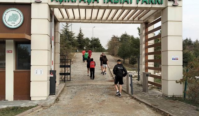 Genç sporcular Tabiat Müzesi'ni gezdi