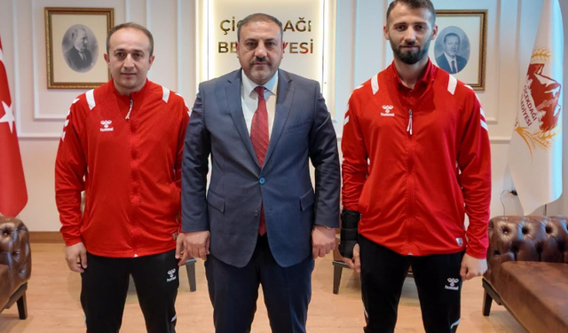 Kırşehirspor Antrenörlerinden Başkan Hakanoğlu’na Ziyaret