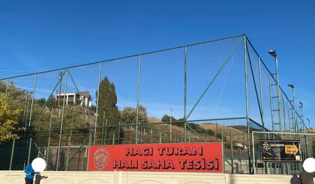 Özbağ’da Hacı Turan Halı Saha Tesisleri Yenileniyor