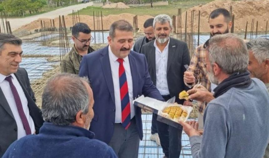 1 Mayıs’ta Emekçilere Tatlı Sürprizi: İŞKUR, SGK ve MÜSİAD’dan Anlamlı Ziyaret