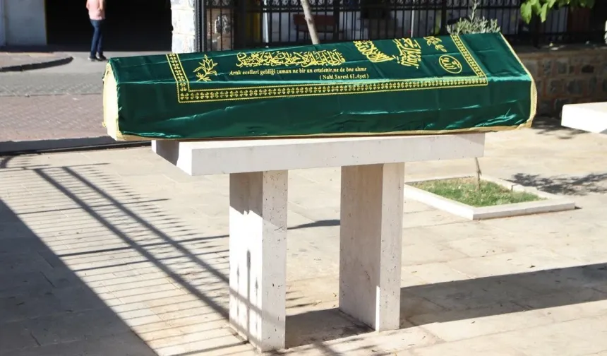 Kırşehir İl Milli Eğitim Müdürlüğü personeli Mehmet Ateş'in annesi Elif Ateş vefat etti