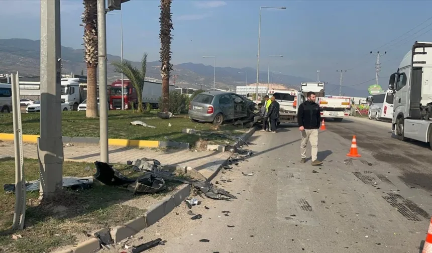 İki aracın çarpıştığı kazada 5 kişi yaralandı