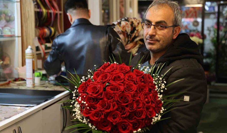 Kırşehir'de sevgililer gününe özel '41 kere maşallah' çiçek konseptine ilgi