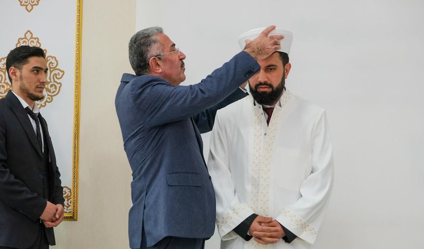 Kırşehir’de Yeni Din Görevlileri İçin Cübbe ve Sarık Töreni