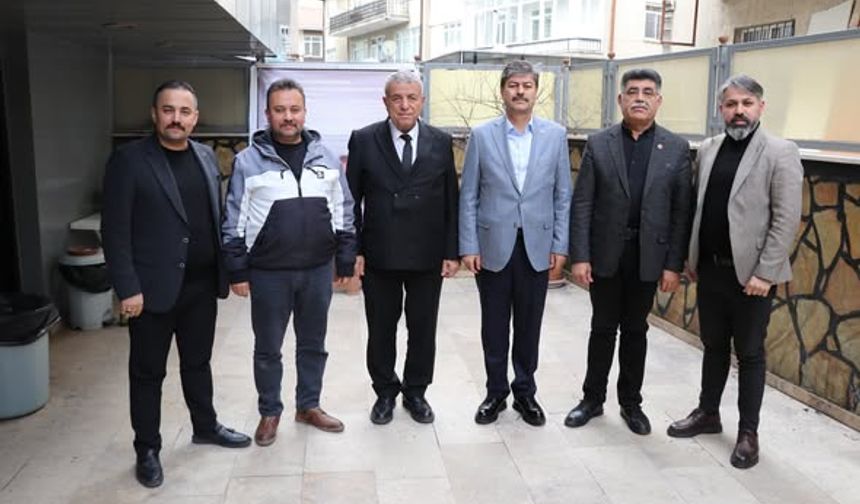 Erkan, Mazbata Alan Başkanları Tebrik Etti