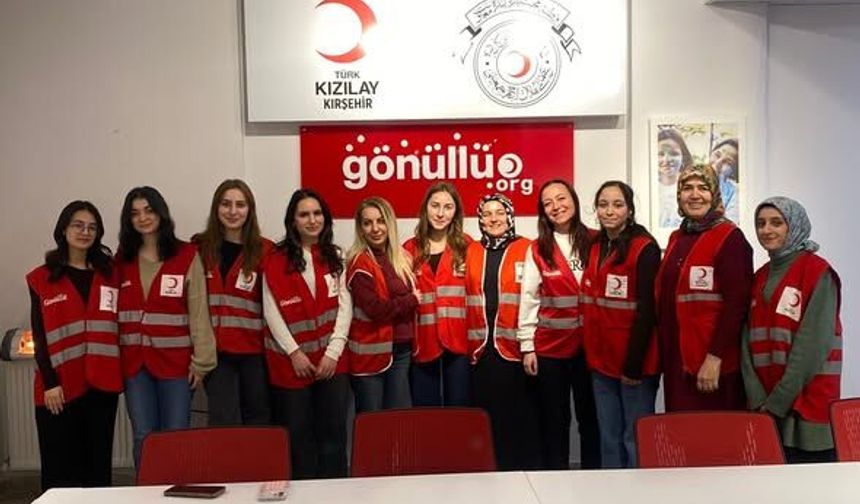 Kızılay’dan Üniversitelilere “Anne Eli”