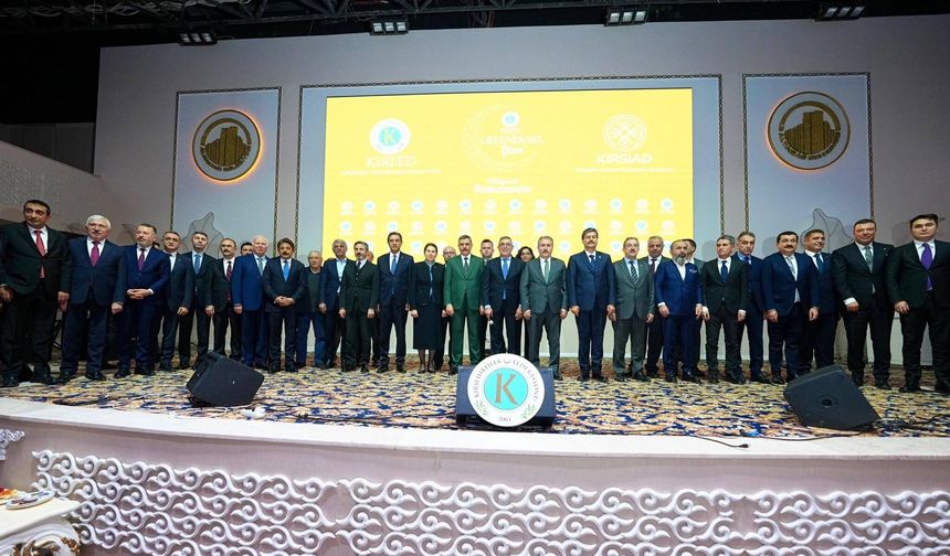 Bakan Çiftçi Kırşehirlilerle İftarda Bir Araya Geldi