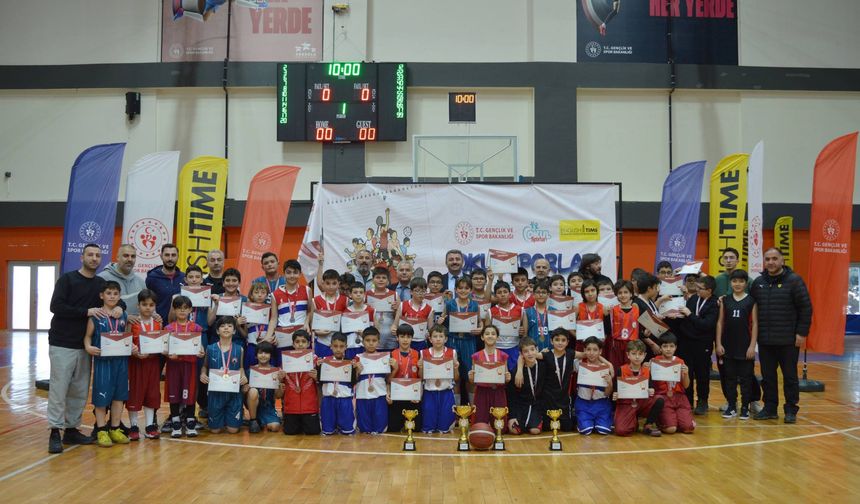 Kırşehir Spor Salonu Küçük Basketbolcuları Ağırladı