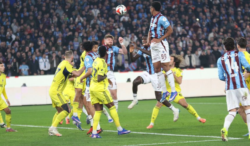 Trendyol Süper Lig: Trabzonspor: 2 - Fenerbahçe: 3 (Maç sonucu)