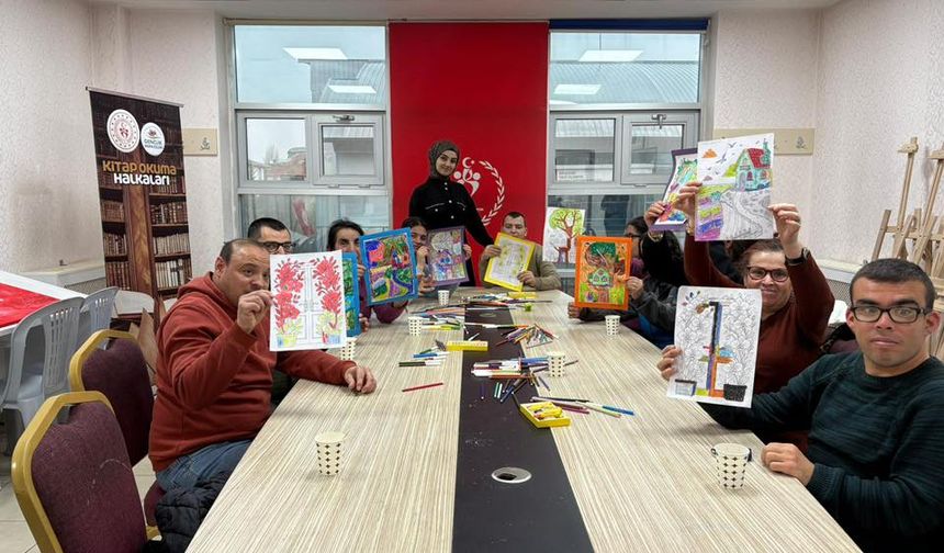 Gençlik Merkezi’nde Özel Bireylerle Renkli Atölye Çalışması