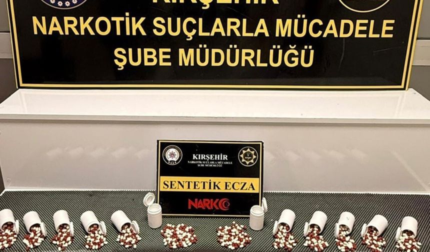 Kırşehir'de polis 660 adet sentetik hap ele geçirdi