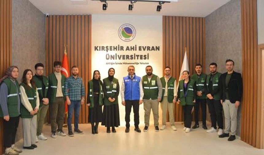 Rektör, Genç Yeşilay Öğrencileriyle Görüştü