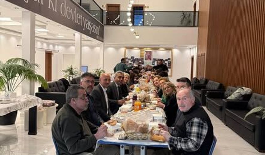 Çiçekdağı’nda Öğretmen ve Öğrencilerle İftar Buluşması