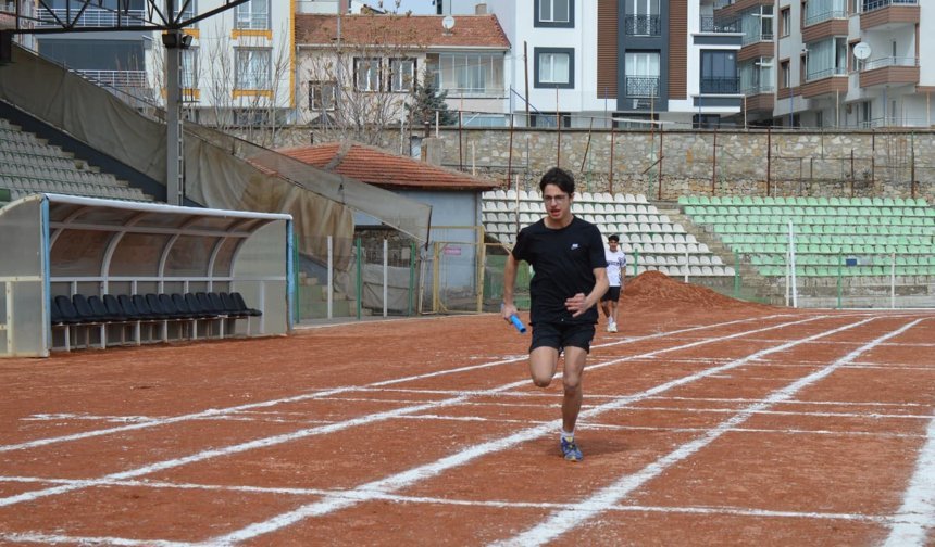 Genç Atletler Ahi Stadı’nda Ter Döktü