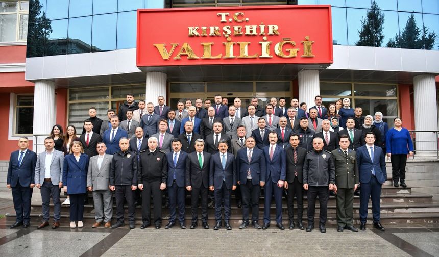 Vali Demiryürek, Bayramlaşma Programında Personelle Bir Araya Geldi