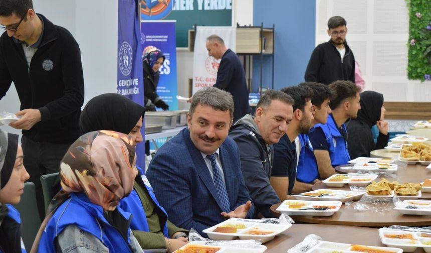 Gönüllüler İftar Sofrasında Buluştu